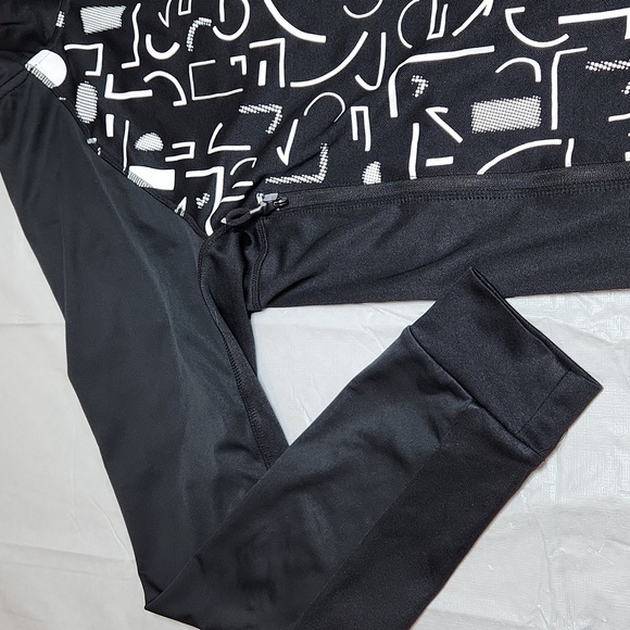 Tech Zip-up Sweater - Picture 5 of 12